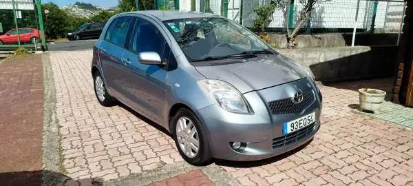 Toyota Yaris 2017 - 6950 EUR, 221000 km - AUTO.MOTO.pt - 221000km - foto 3 de 13