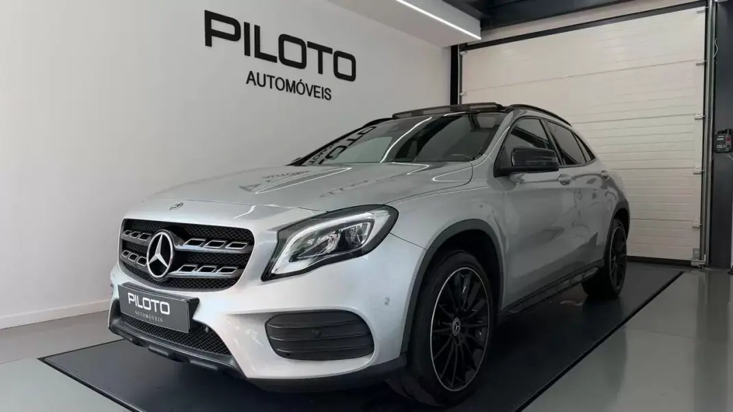 Mercedes-Benz GLA 250 2017 - 26990 EUR, 119434 km - AUTO.MOTO.pt - 119434km - foto 1 de 33