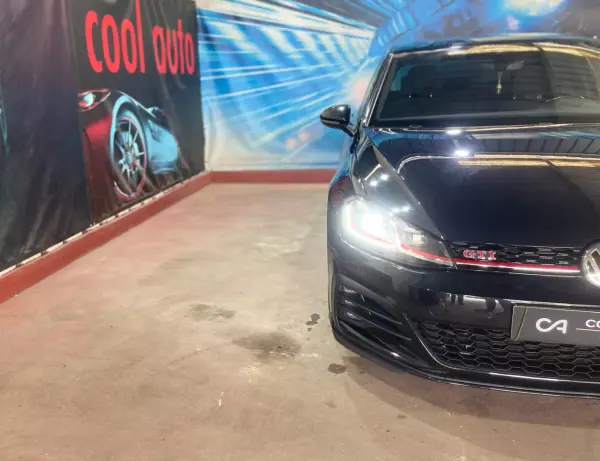 Volkswagen Golf 2019 - 30500 EUR, 106000 km - AUTO.MOTO.pt - 106000km - foto 12 de 47