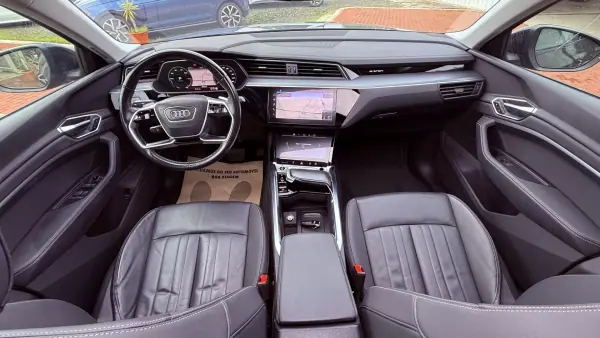 Audi e-tron Sportback 2020 - 31990 EUR, 80000 km - AUTO.MOTO.pt - 80000km - foto 26 de 43