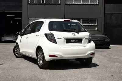 Toyota Yaris 2014 - 11999 EUR, 155800 km - AUTO.MOTO.pt - 155800km - foto 4 de 20