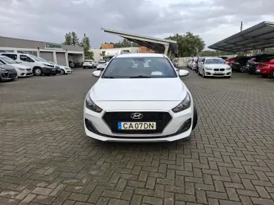 Hyundai i30 2020 - 13000 EUR, 123500 km - AUTO.MOTO.pt - 123500km - foto 3 de 25