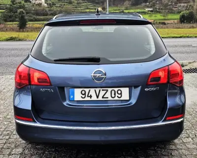 Opel Astra Sports Tourer 2015 - 8999 EUR, 250000 km - AUTO.MOTO.pt - 250000km - foto 13 de 24