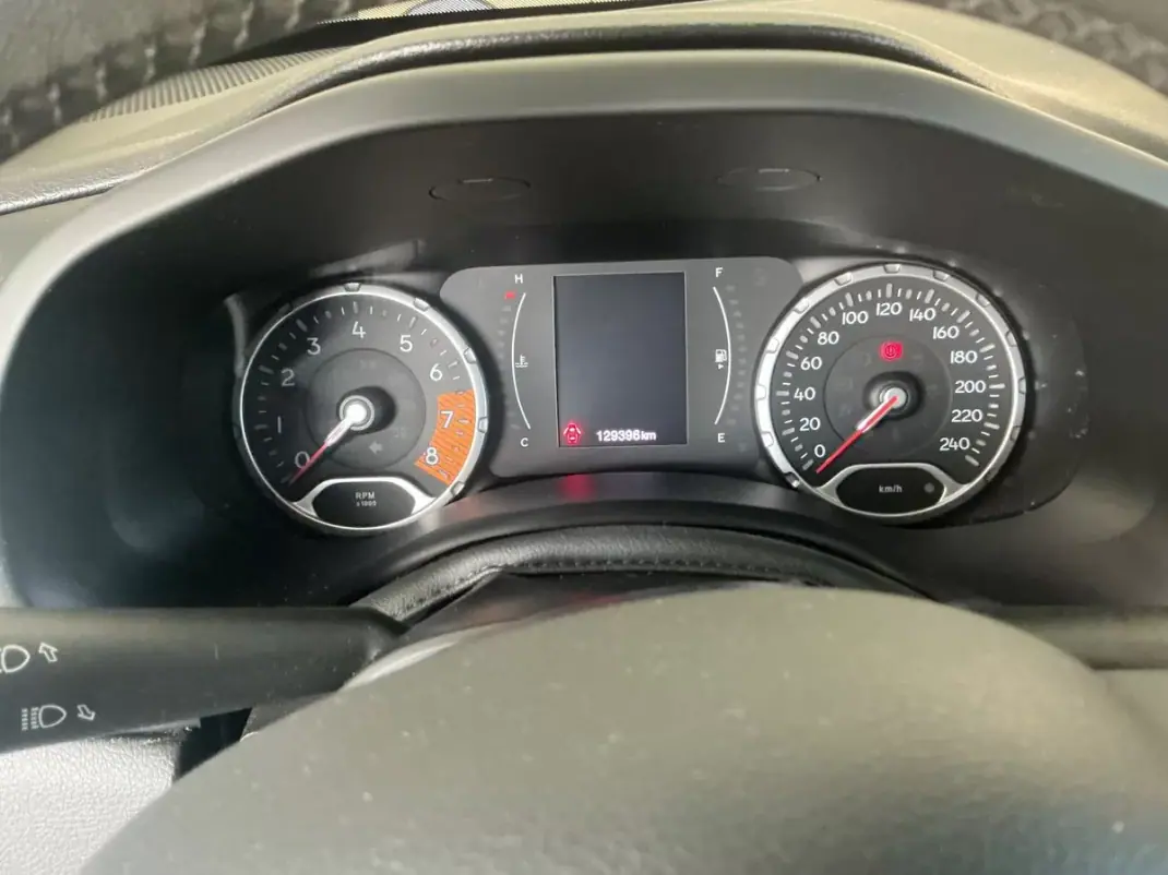 Jeep Renegade 2021 - 15995 EUR, 129400 km - 129400km - foto 8 de 11
