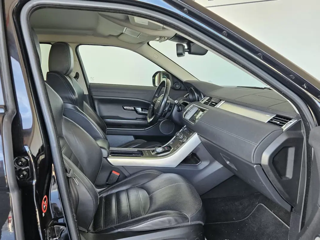 Land Rover EVOQUE 2017 - 16980 EUR, 197000 km - 197000km - foto 5 de 6