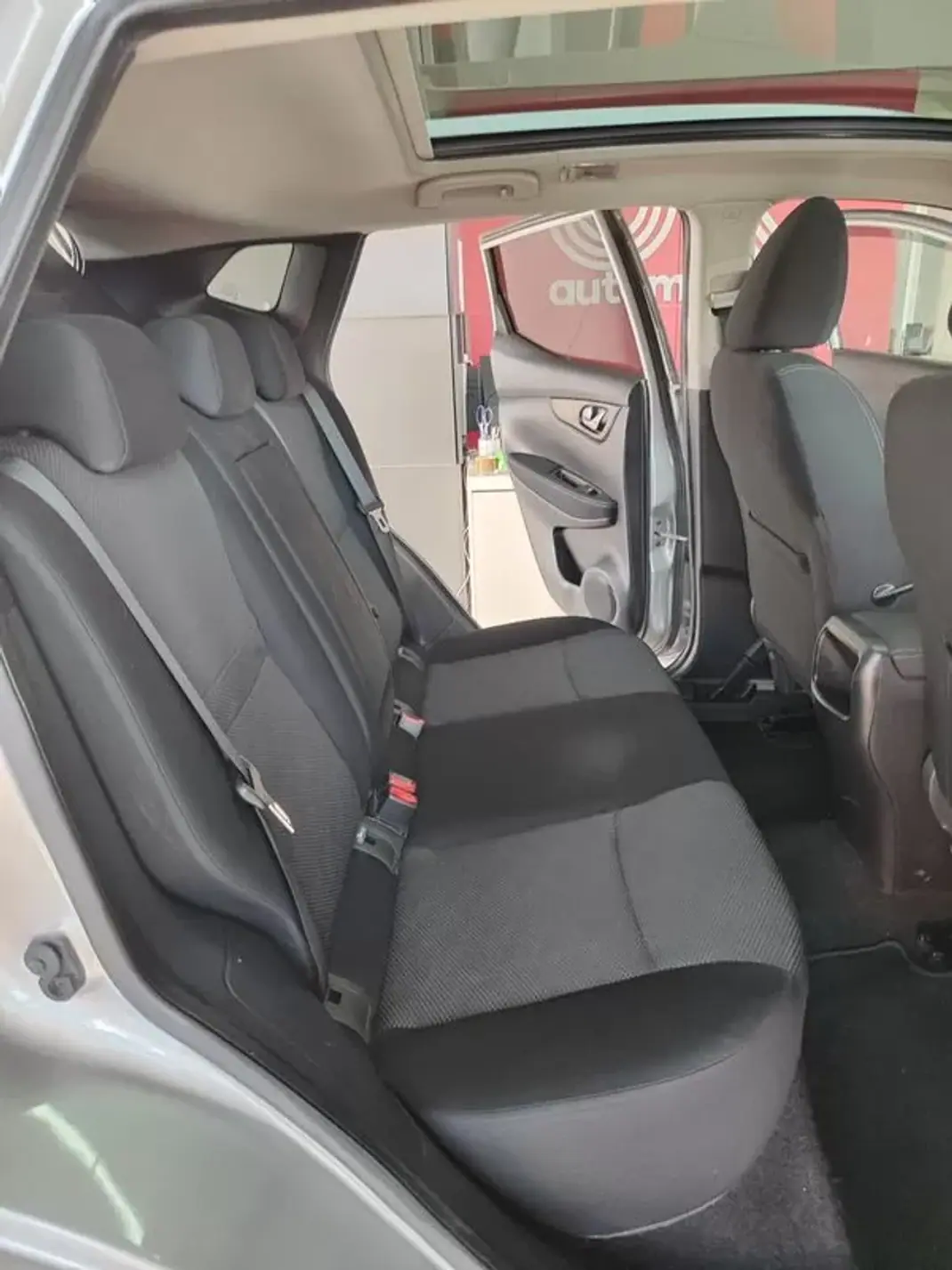 Nissan Qashqai 2015 - 14350 EUR, 98000 km - AUTO.MOTO.pt - 98000km - foto 17 de 38