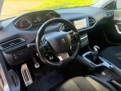 Peugeot 308 SW 2016 - 9450 EUR, 192000 km - AUTO.MOTO.pt - 192000km - foto 8 de 24