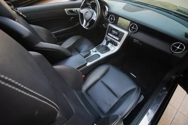 Mercedes-Benz SLK 250 2015 - 22990 EUR, 203350 km - 203350km - foto 24 de 32