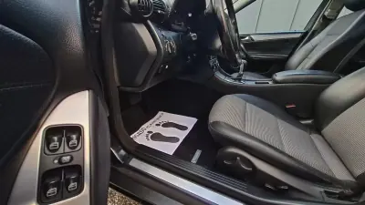 Mercedes-Benz C 220 2006 - 10950 EUR, 288000 km - AUTO.MOTO.pt - 288000km - foto 7 de 15