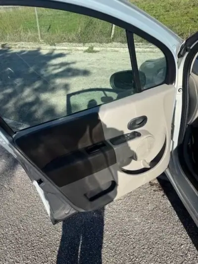 Renault Modus 2005 - 2500 EUR, 284633 km - AUTO.MOTO.pt - 284633km - foto 10 de 17