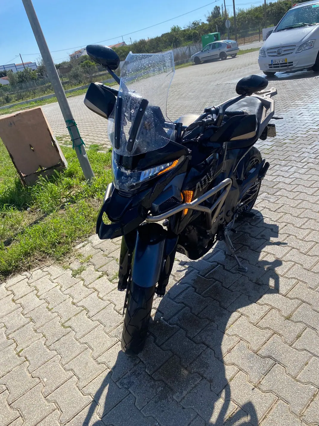 Zontes 310R 2025 - 4200 EUR, 7900 km - AUTO.MOTO.pt - 7900km - foto 3 de 4