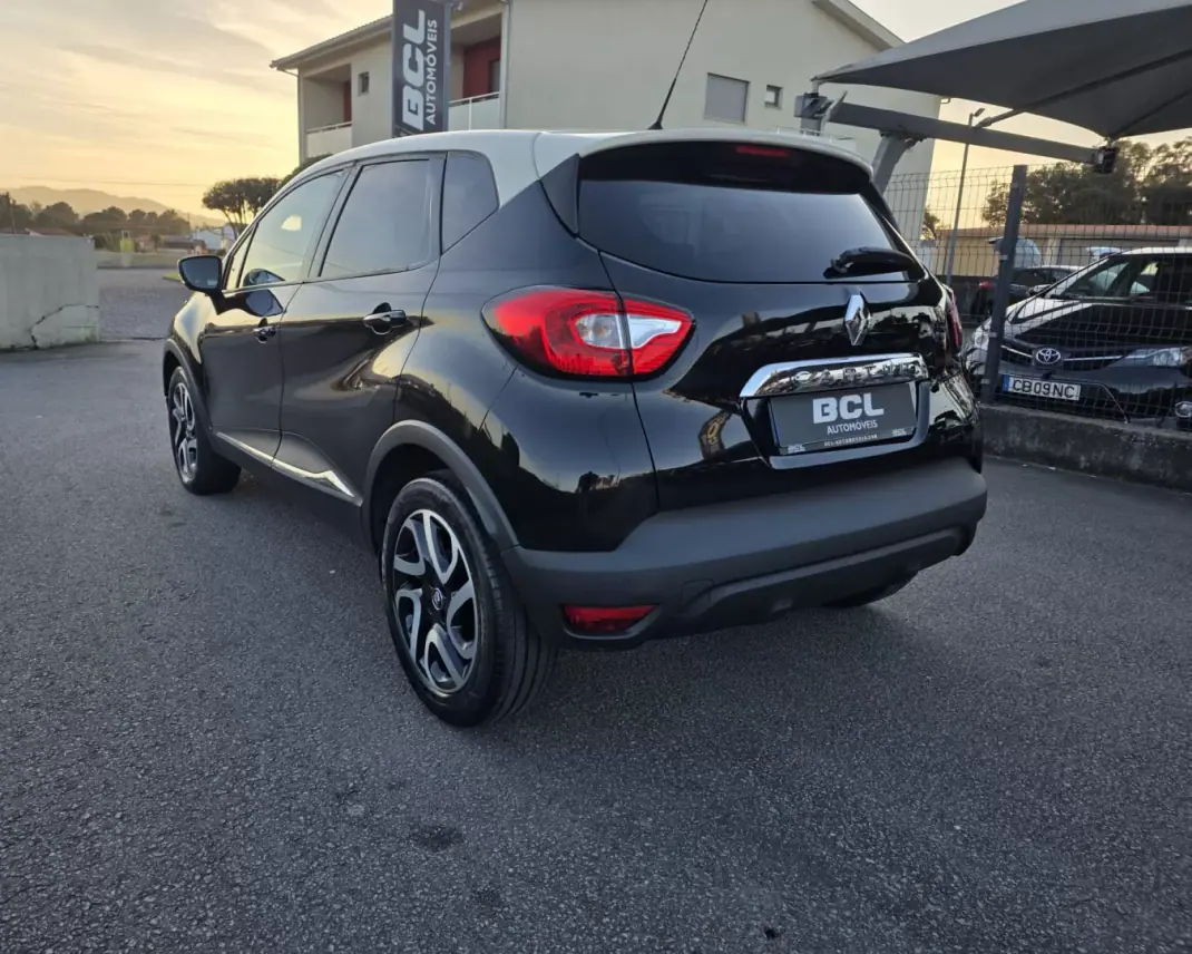 Renault Captur 2016 - 11990 EUR, 118000 km - AUTO.MOTO.pt - 118000km - foto 6 de 32