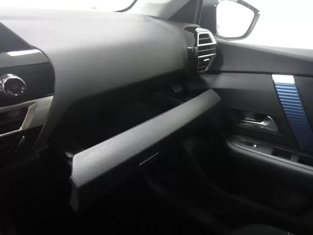 Citroën e-C4 2023 - 19990 EUR, 53436 km - AUTO.MOTO.pt - 53436km - foto 51 de 53