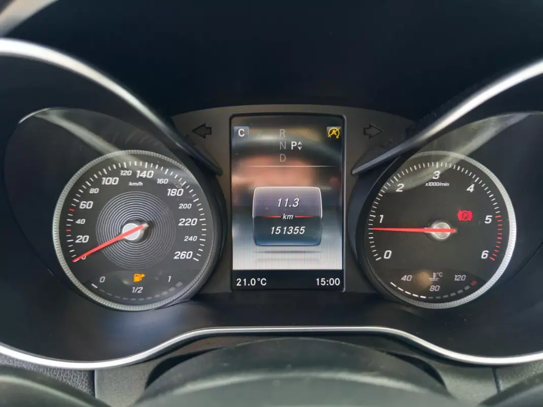Mercedes-Benz C 200 2016 - 22990 EUR, 151000 km - AUTO.MOTO.pt - 151000km - foto 25 de 40