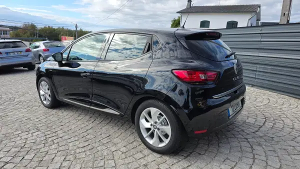 Renault Clio 2018 — foto 3 de 31