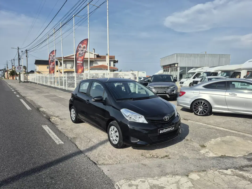 Toyota Yaris 2012 - 8900 EUR, 148050 km - AUTO.MOTO.pt - 148050km - foto 1 de 30