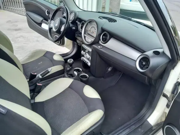 MINI Cooper 2008 - 9900 EUR, 208661 km - AUTO.MOTO.pt - 208661km - foto 13 de 14