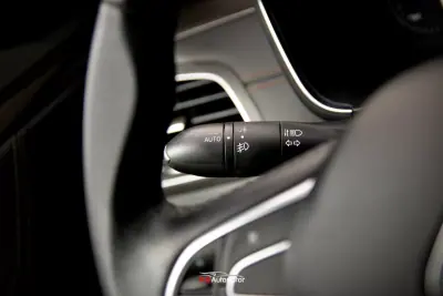 Renault Talisman Sport Tourer 2016 - 14750 EUR, 104000 km - AUTO.MOTO.pt - 104000km - foto 30 de 46