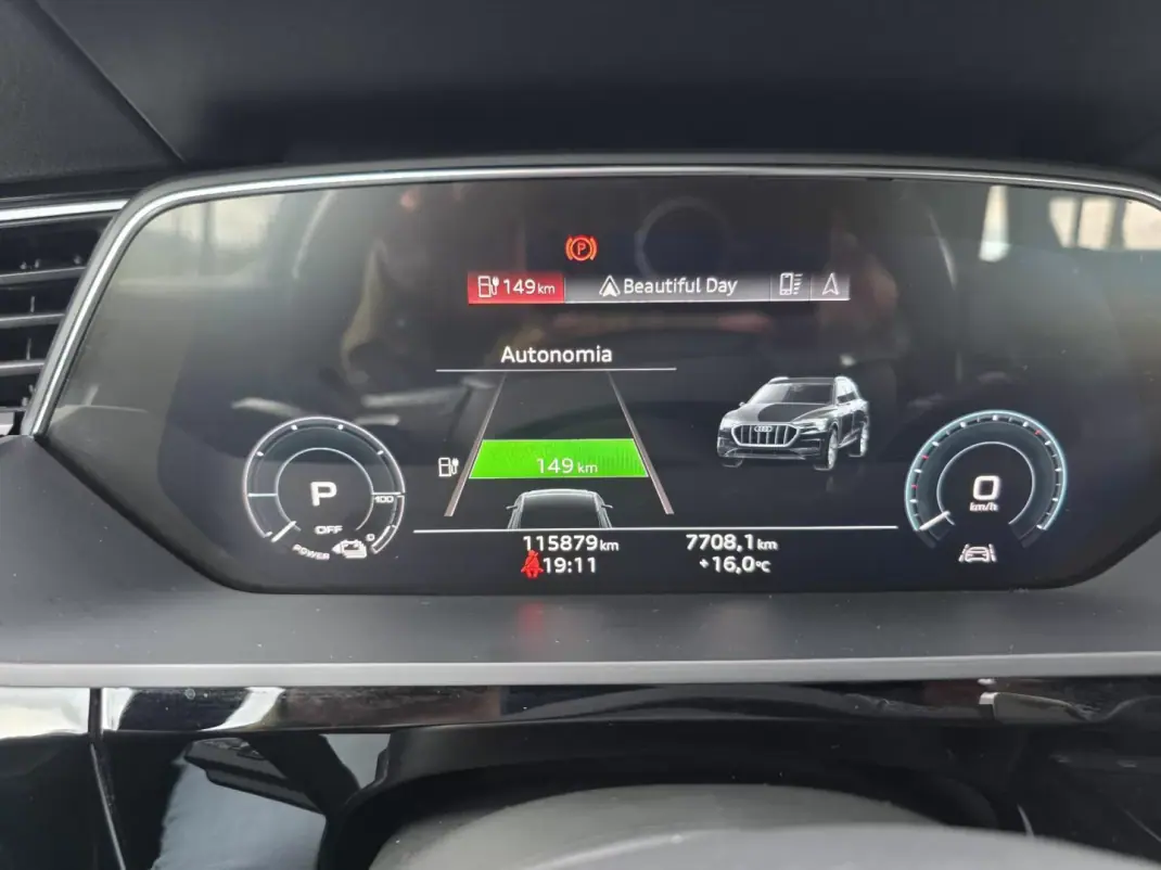 Audi e-tron 2022 - 31750 EUR, 115000 km - AUTO.MOTO.pt - 115000km - foto 55 de 73
