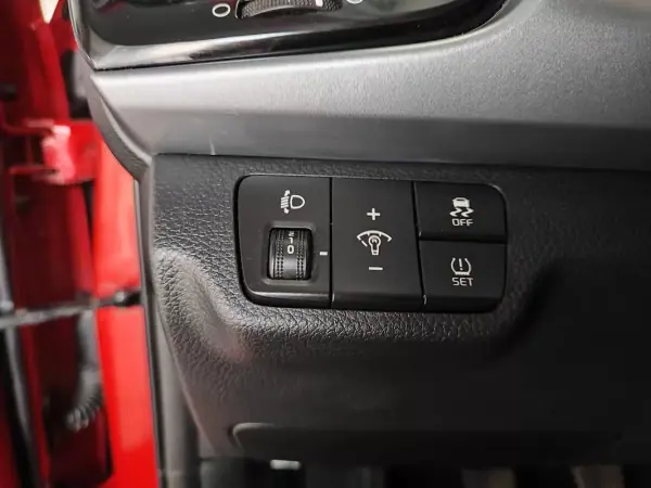 Kia Rio 2019 - 12500 EUR, 66000 km - AUTO.MOTO.pt - 66000km - foto 24 de 36