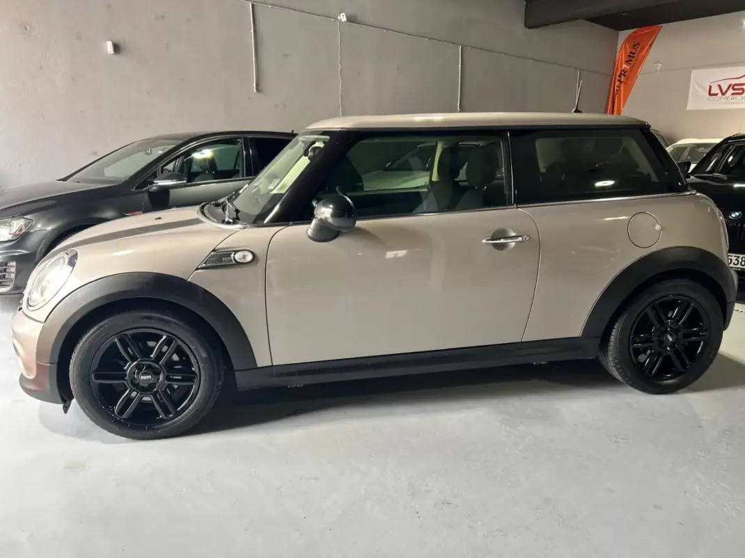 MINI 3 Portas 2012 - 8000 EUR, 228000 km - 228000km - foto 3 de 27