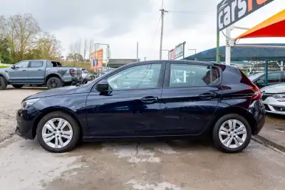 Peugeot 308 2018 - 12000 EUR, 185000 km - AUTO.MOTO.pt - 185000km - foto 4 de 17
