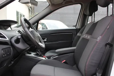 Renault Scénic 2012 - 7900 EUR, 212000 km - AUTO.MOTO.pt - 212000km - foto 14 de 21