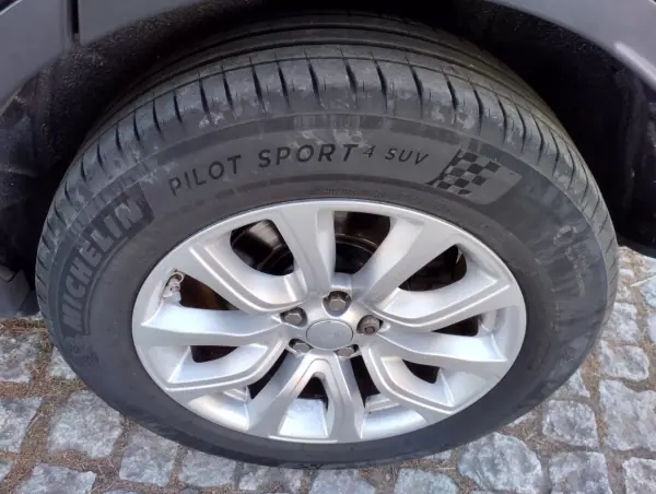 Land Rover Range Rover Evoque 2017 - 19500 EUR, 180000 km - AUTO.MOTO.pt - 180000km - foto 10 de 30