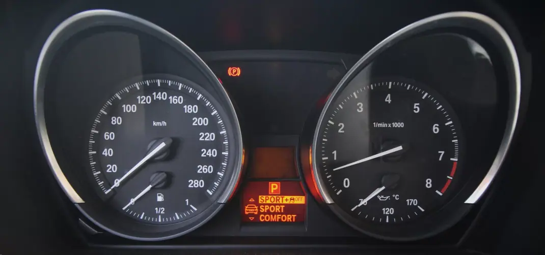 BMW Z4 2012 - 21000 EUR, 203000 km - AUTO.MOTO.pt - 203000km - foto 12 de 31