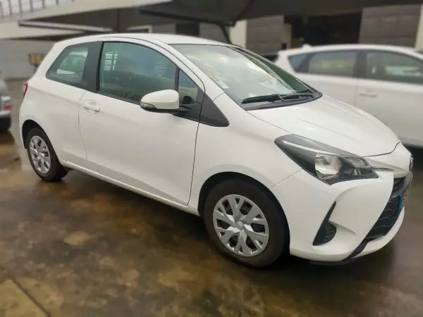 Toyota YARIS BIZZ (NLP 1.0 VVT-i 1.0) 2017 - 11000 EUR, 214000 km - AUTO.MOTO.pt - 214000km - foto 3 de 11