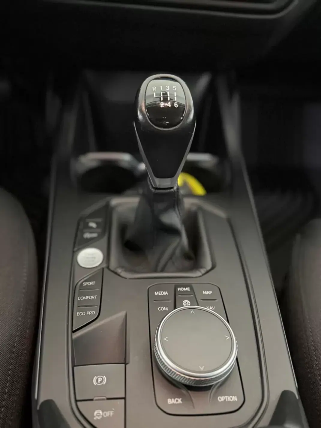 BMW 116 2019 - 18900 EUR, 84000 km - AUTO.MOTO.pt - 84000km - foto 10 de 18
