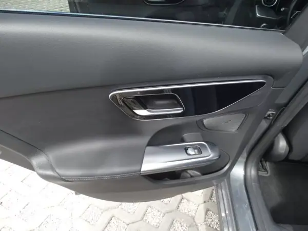 Mercedes-Benz C 220 2022 - 32400 EUR, 158299 km - AUTO.MOTO.pt - 158299km - foto 17 de 29