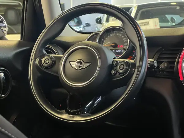 MINI 5 Portas 2016 - 13990 EUR, 95000 km - AUTO.MOTO.pt - 95000km - foto 12 de 41