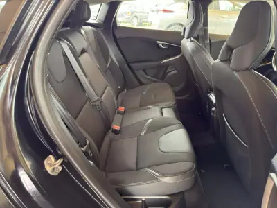Volvo V40 2014 - 10950 EUR, 203325 km - AUTO.MOTO.pt - 203325km - foto 27 de 32