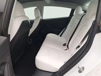 Tesla Model 3 2021 - 27890 EUR, 88511 km - AUTO.MOTO.pt - 88511km - foto 8 de 11