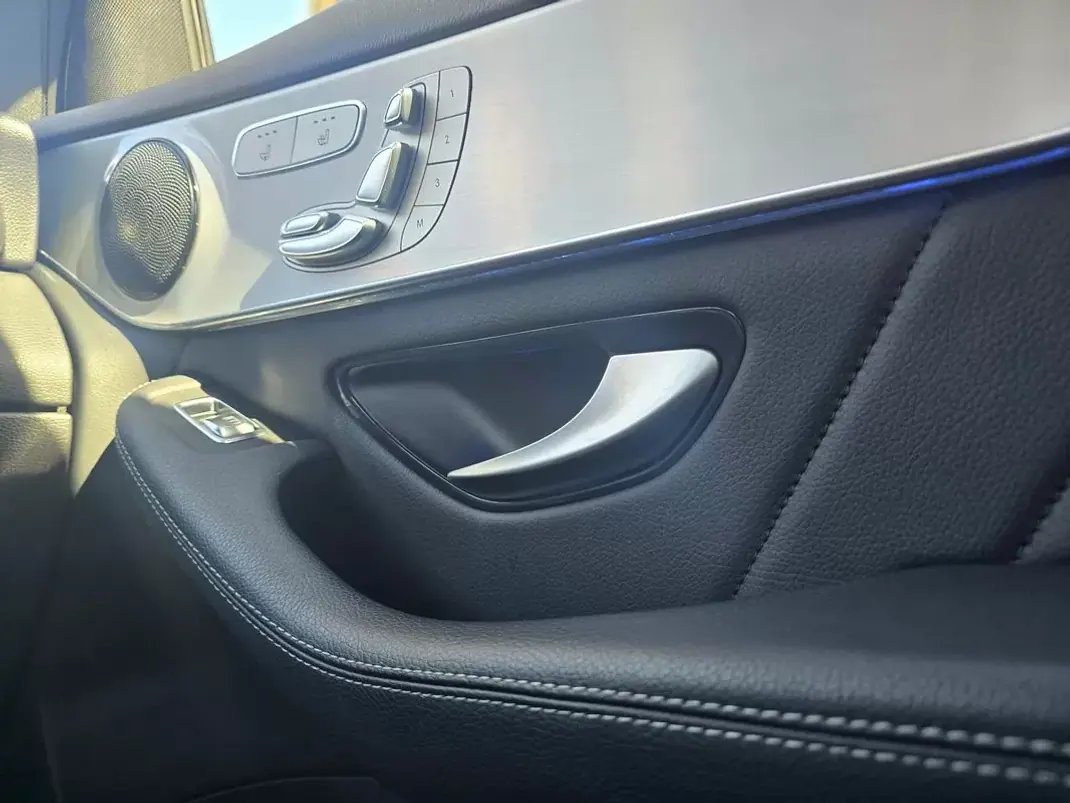 Mercedes-Benz GLC 300 2021 - 45980 EUR, 138000 km - AUTO.MOTO.pt - 138000km - foto 52 de 60