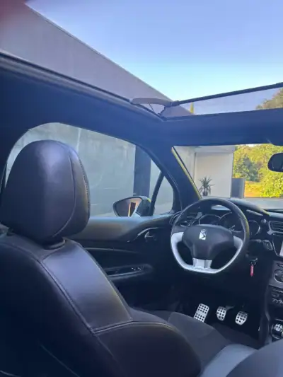 Citroën DS3 2013 - 10900 EUR, 135000 km - AUTO.MOTO.pt - 135000km - foto 17 de 31