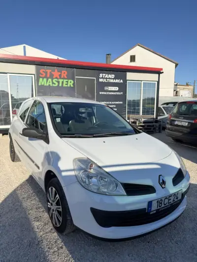 Renault Clio 2006 - 3850 EUR, 254586 km - AUTO.MOTO.pt - 254586km - foto 1 de 19