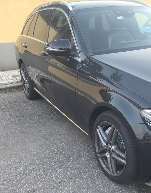 Mercedes-Benz C 300 2020 - 23400 EUR, 186000 km - AUTO.MOTO.pt - 186000km - foto 9 de 14