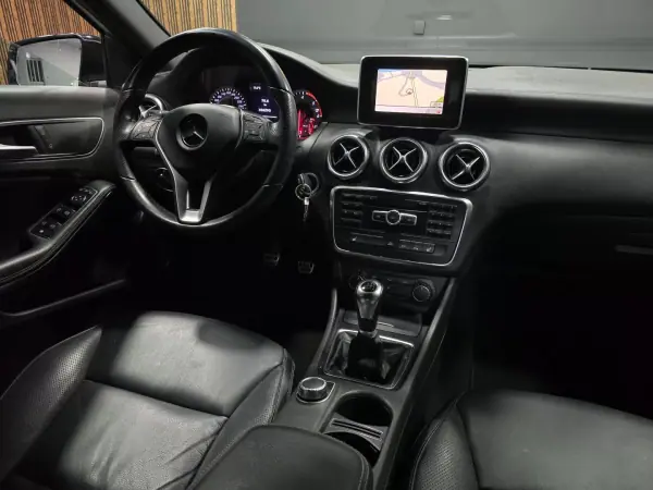 Mercedes-Benz A 180 2014 - 18250 EUR, 185000 km - AUTO.MOTO.pt - 185000km - foto 5 de 21