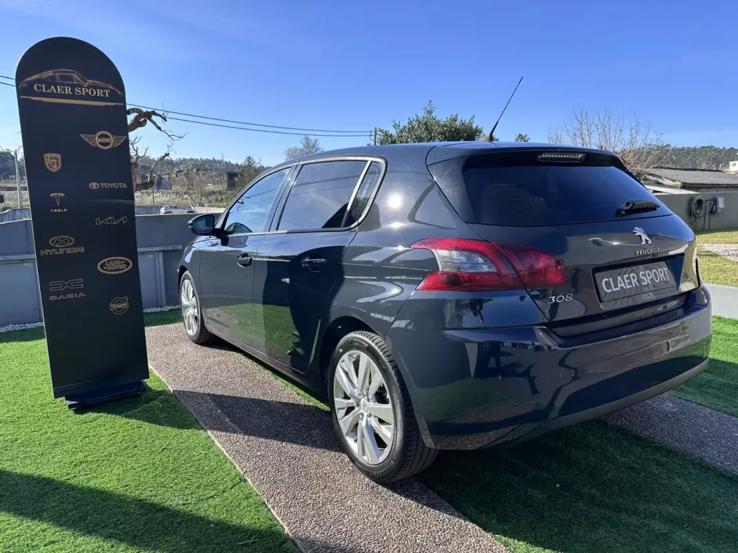 Peugeot 308 2018 - 12500 EUR, 280000 km - AUTO.MOTO.pt - 280000km - foto 9 de 41