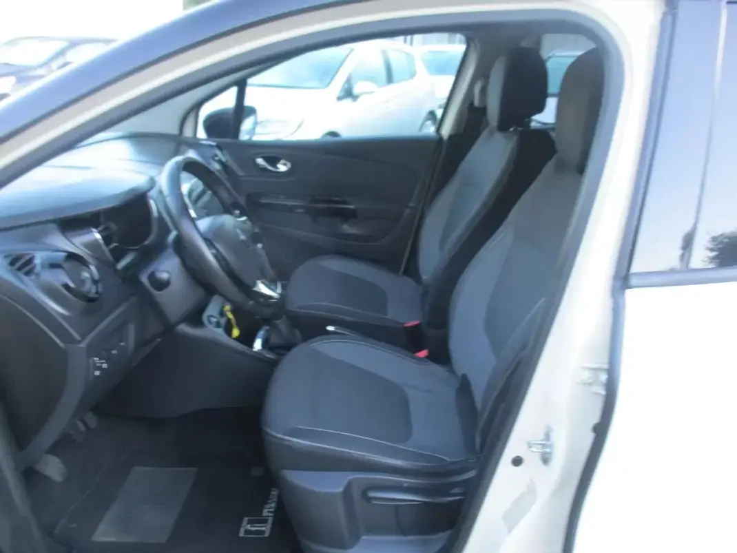 Renault Captur 2015 - 9990 EUR, 130000 km - 130000km - foto 17 de 22