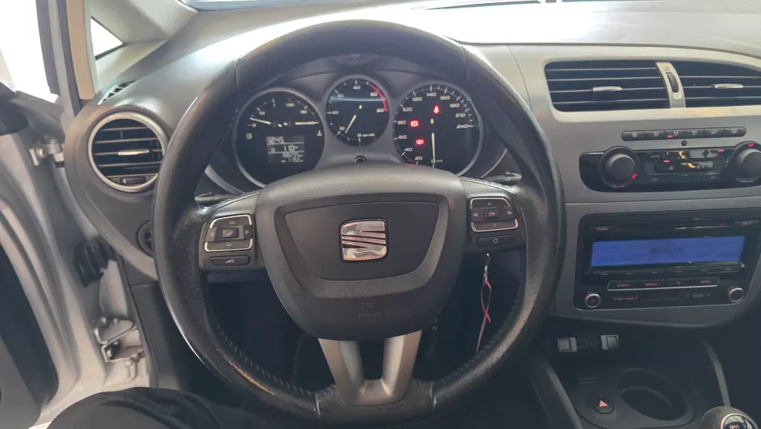 SEAT Leon 2011 - 8900 EUR, 188295 km - AUTO.MOTO.pt - 188295km - foto 41 de 52