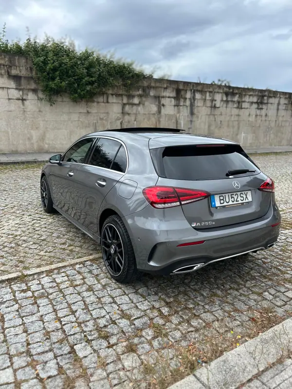 Mercedes-Benz A 250 2021 - 29000 EUR, 61300 km - AUTO.MOTO.pt - 61300km - foto 5 de 12