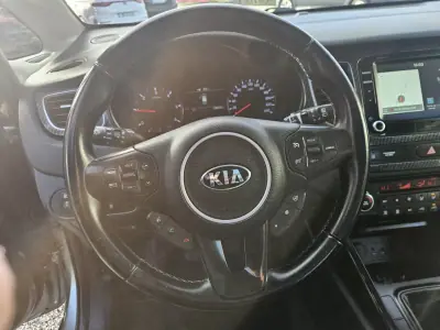 Kia Carens 2018 - 17500 EUR, 138200 km - AUTO.MOTO.pt - 138200km - foto 17 de 63