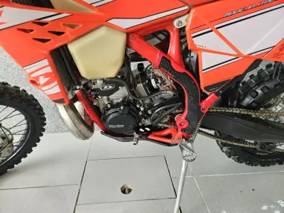 BETA RR 250 2-Stroke 2016 - 4990 EUR, 395 km - AUTO.MOTO.pt - 395km - foto 6 de 10