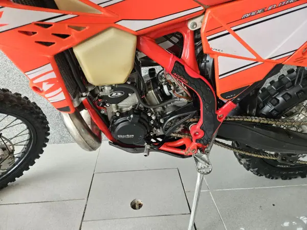 BETA RR 250 2-Stroke 2016 - 4990 EUR, 395 km - AUTO.MOTO.pt - 395km - foto 6 de 10