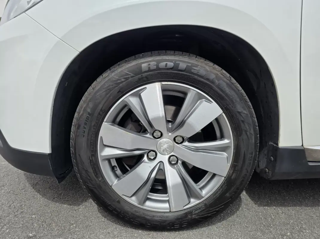 Peugeot 2008 2014 - 9750 EUR, 240000 km - AUTO.MOTO.pt - 240000km - foto 14 de 16