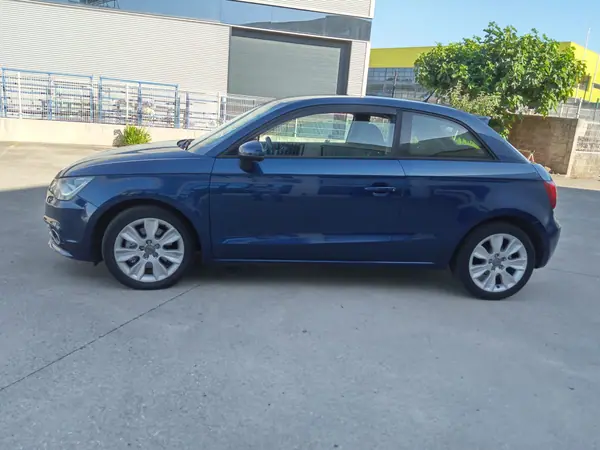 Audi A1 2010 - 7650 EUR, 189712 km - AUTO.MOTO.pt - 189712km - foto 4 de 12