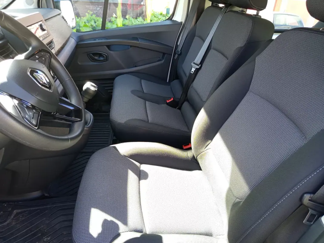 Renault Trafic 2021 - 29990 EUR, 82652 km - AUTO.MOTO.pt - 82652km - foto 7 de 12